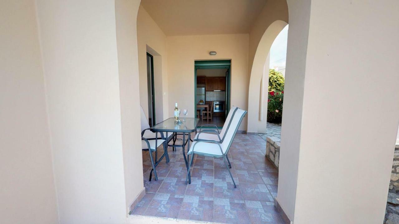 Villa Eleni Asproulianoi Exterior photo